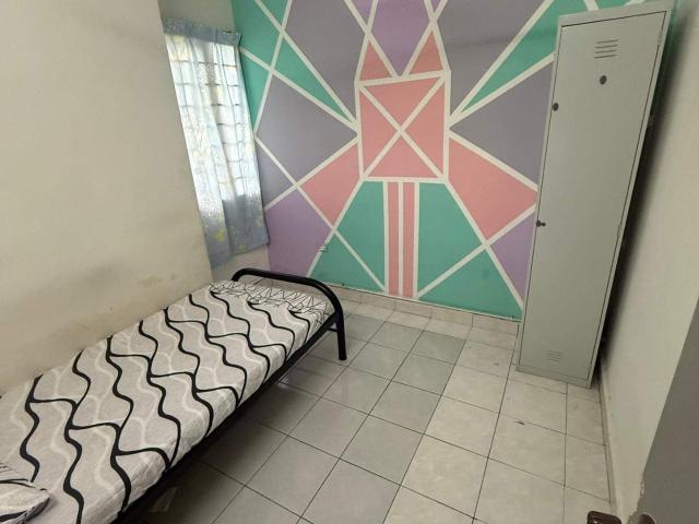 Room for rent in PJU 8, Petaling Jaya