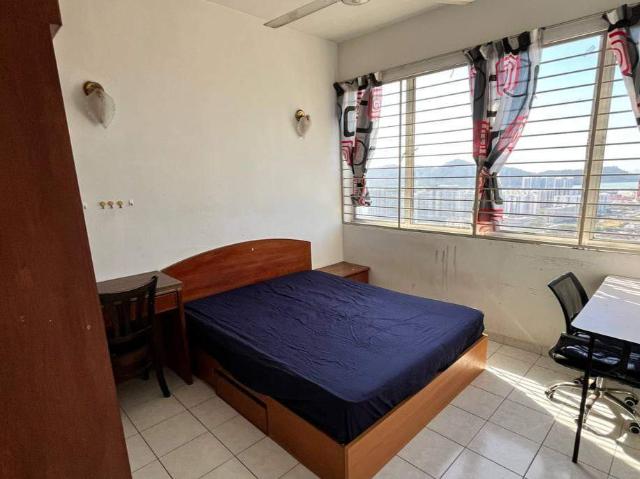 Room for rent in Mukim 13, Georgetown