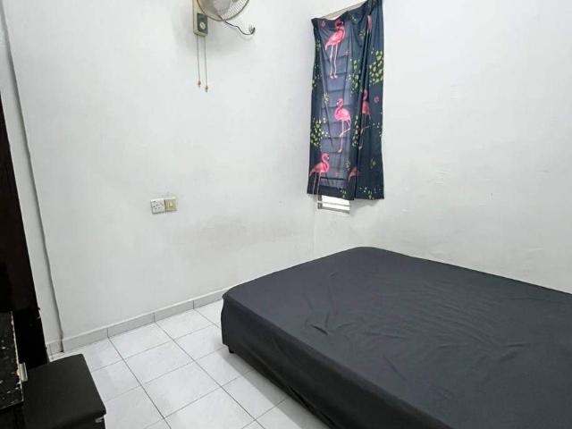 Room for rent in Mukim 13, Georgetown