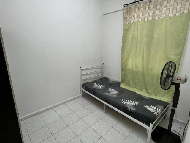 Room for rent in Mukim 13, Georgetown