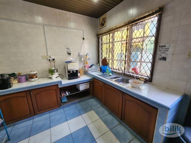 Room for rent in Petaling, Damansara Damai