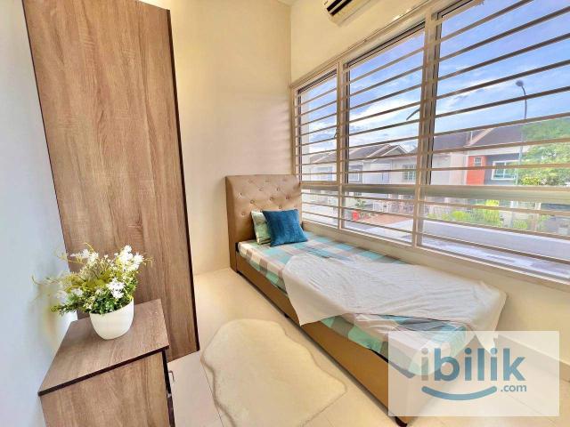 Room for rent in Sendayan Village, Negeri Sembilan
