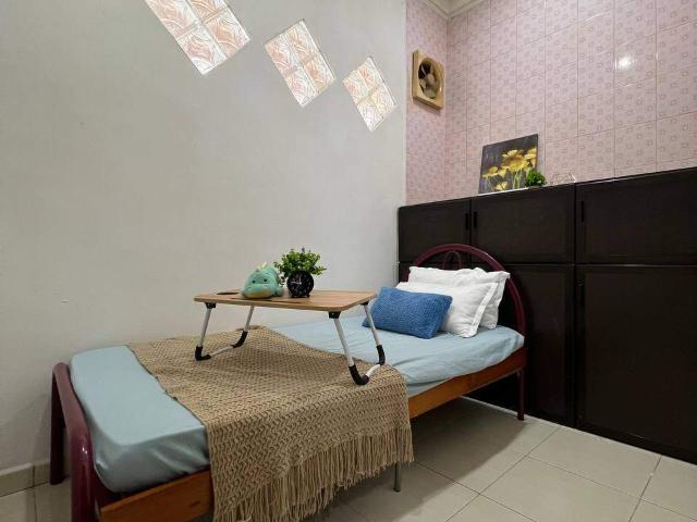 Room for rent in Sendayan Village, Negeri Sembilan