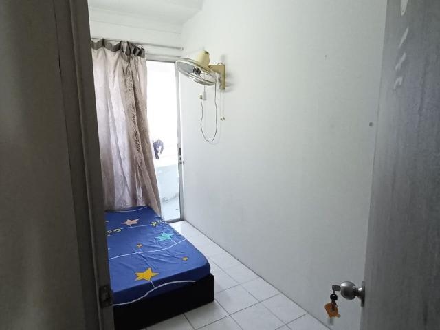 Room for rent in Mukim 13, Georgetown