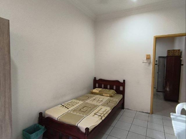 Room for rent in Sendayan Village, Negeri Sembilan