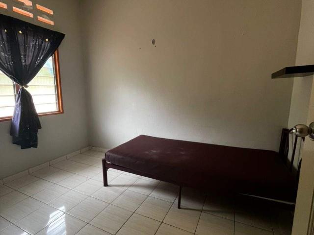 Room for rent in Pekan Nanas, Johor