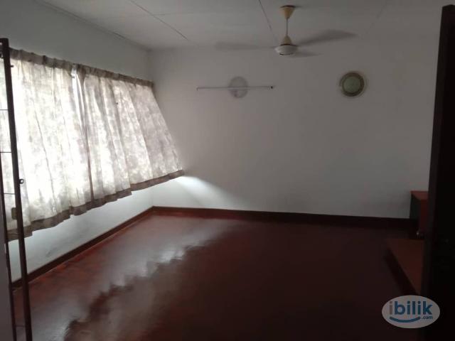Room for rent in Petaling, Damansara Damai