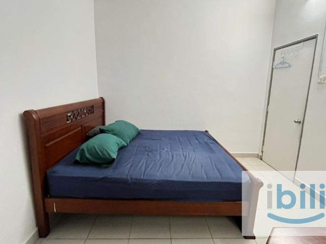 Room for rent in Petaling, Alam Impian