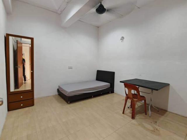 Room for rent in Wellesley, Penang