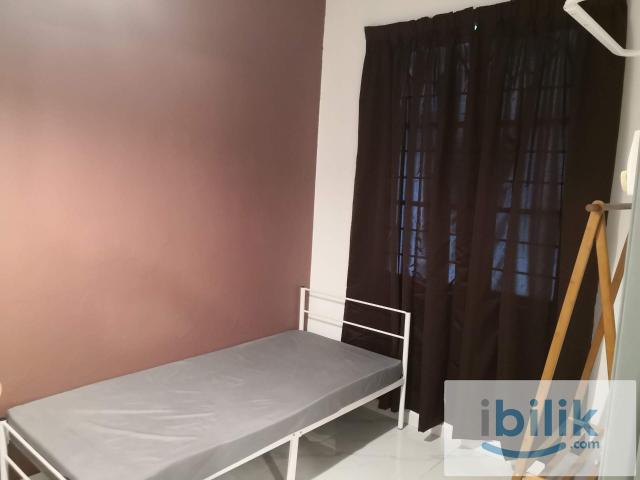 Room for rent in Petaling, Alam Impian