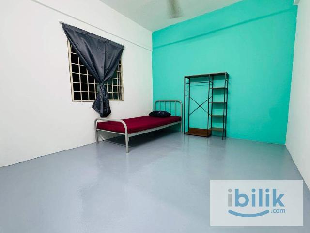 Room for rent in Petaling, Damansara Damai