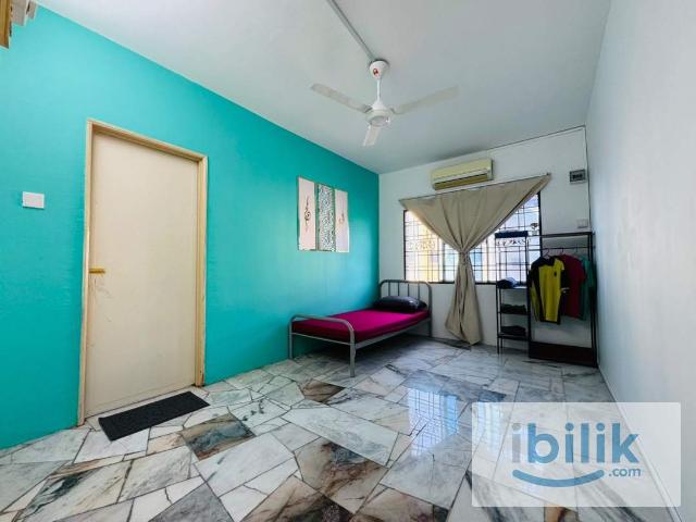 Room for rent in Seksyen 13, Bandar Puncak Alam