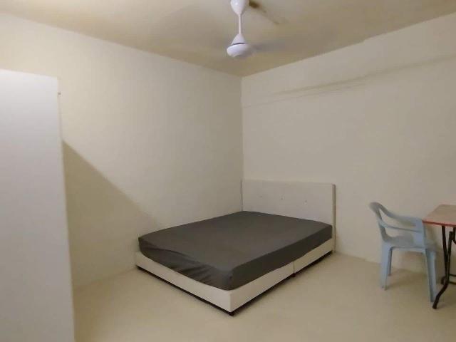 Room for rent in Mukim 13, Georgetown
