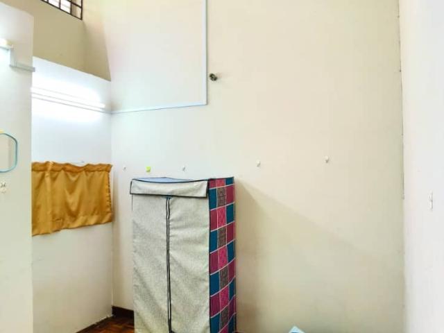Room for rent in PJU 6, Petaling Jaya