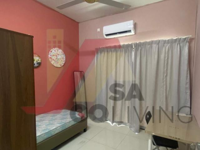 Room for rent in Petaling, Alam Impian