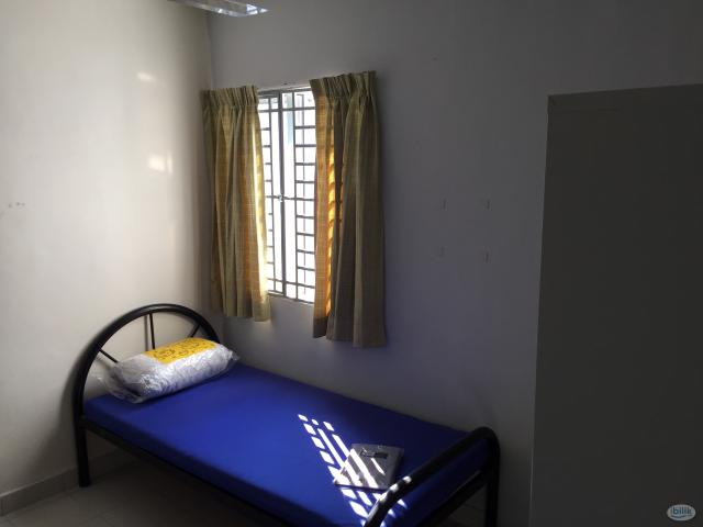 Room for rent in Petaling, Alam Impian