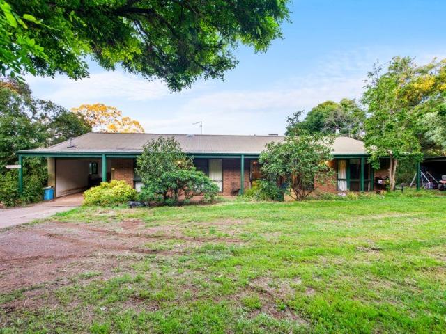 Cottage for sale in Gormandale, Victoria