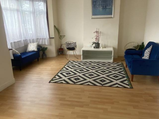 Apartment for rent in Chapel End, Greater London