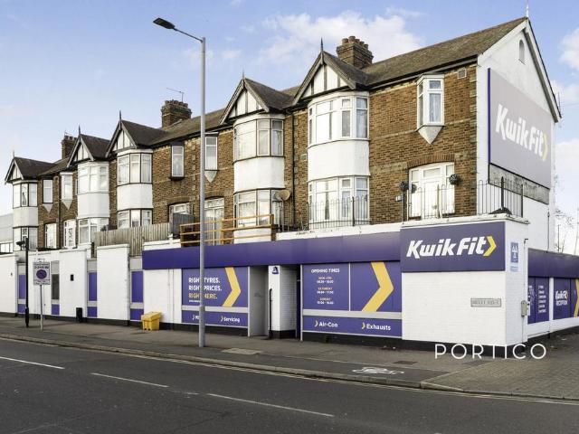 Apartment for rent in Chapel End, Greater London