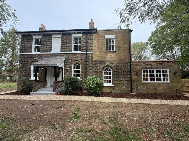 House for rent in London Borough of Redbridge, Greater London