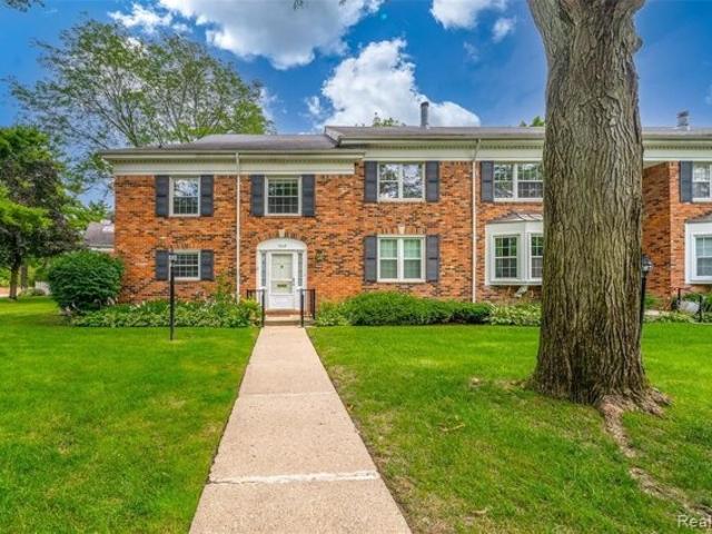 Condo for sale in Bloomfield Hills