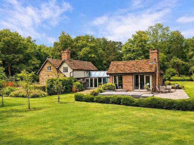 House for rent in The Haven, Horsham