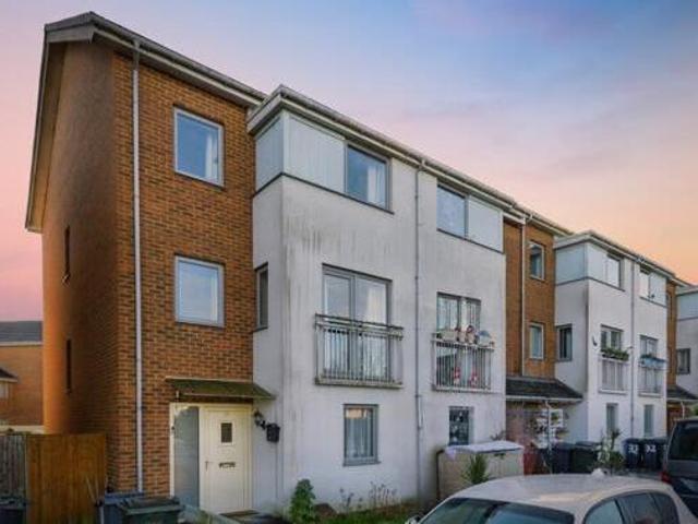 House for sale in Willesborough, Bridgefield
