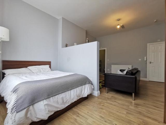 Studio for rent in Willesden Green, Greater London