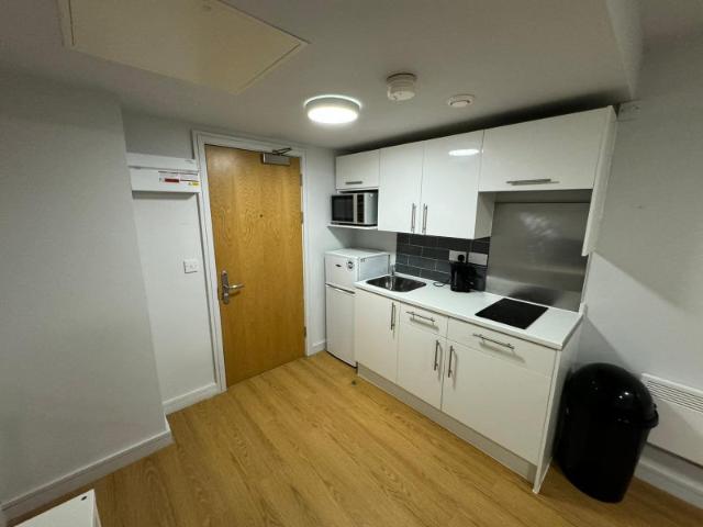 Studio for rent in Calderstones
