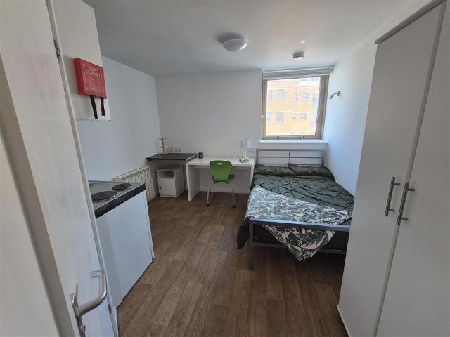 Apartment for rent in Lansdowne, Springbourne