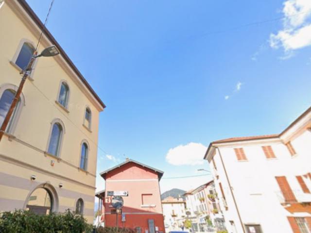 Appartamento in affitto a Porto Ceresio, Varese