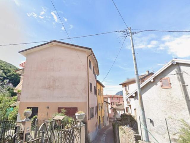 Appartamento in affitto a Porto Ceresio, Varese