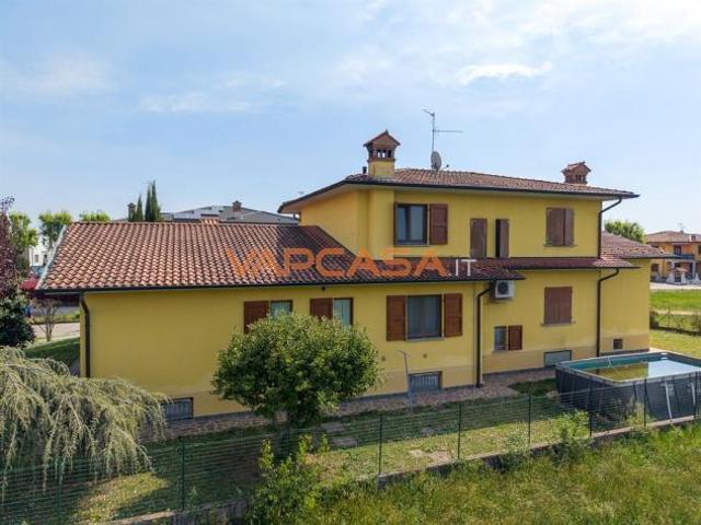 Appartamento in vendita a Lurano, Lombardia