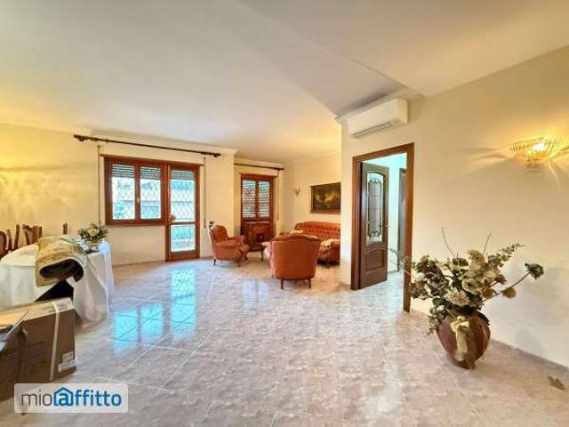 Appartamento in affitto a Municipio Roma X, Roma Capitale