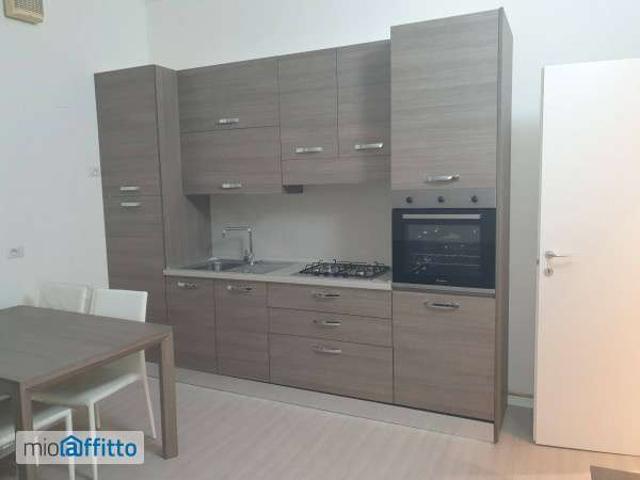 Appartamento in affitto a Municipio 9, Milano