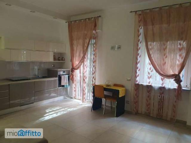 Appartamento in affitto a Municipio 9, Milano