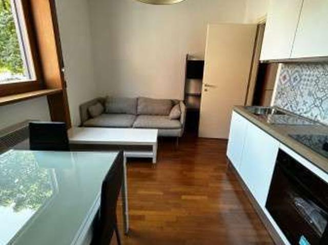 Appartamento in affitto a Municipio 9, Milano