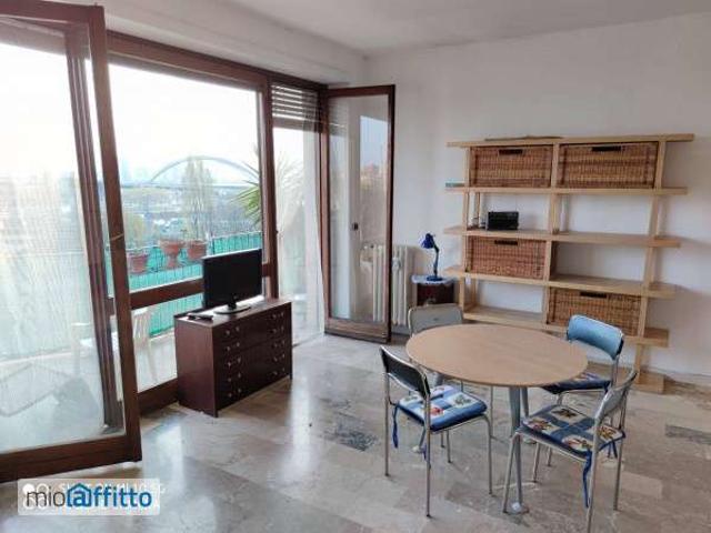 Appartamento in affitto a Roserio, Milano