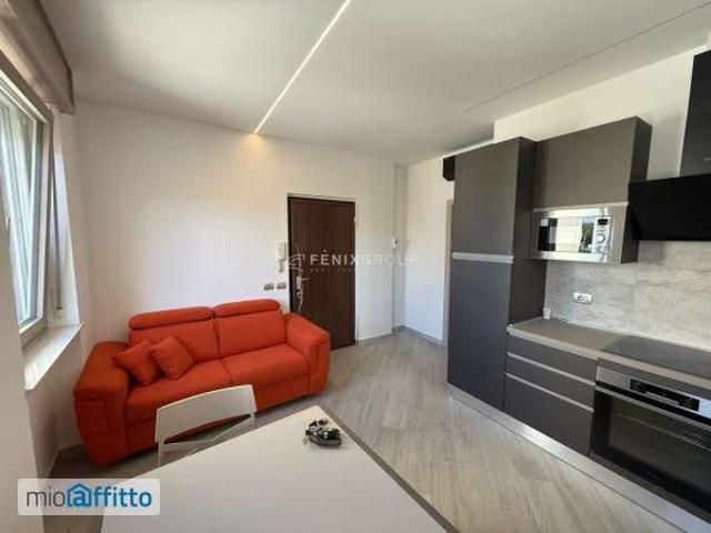 Appartamento in affitto a Municipio 7, Milano