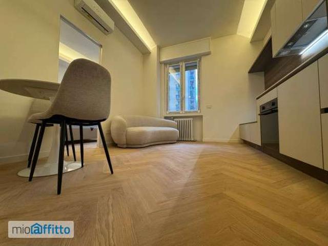Appartamento in affitto a Municipio 6, Milano