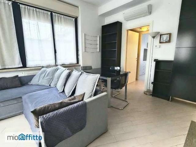 Appartamento in affitto a Municipio 6, Milano