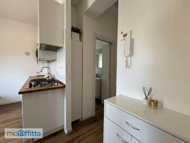 Appartamento in affitto a Municipio 6, Milano