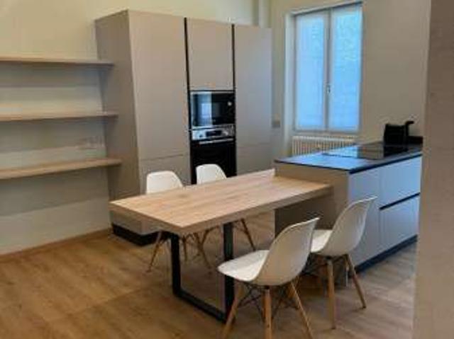 Appartamento in affitto a Zona Centro, Brescia