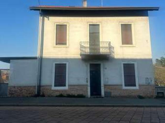 Appartamento in affitto a Castegnate, Castellanza