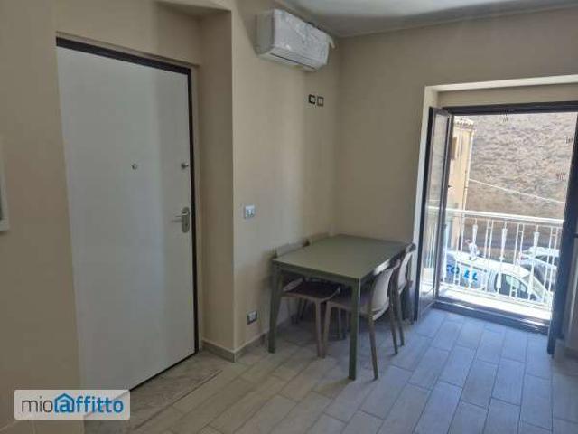 Appartamento in affitto a Valverde, Enna