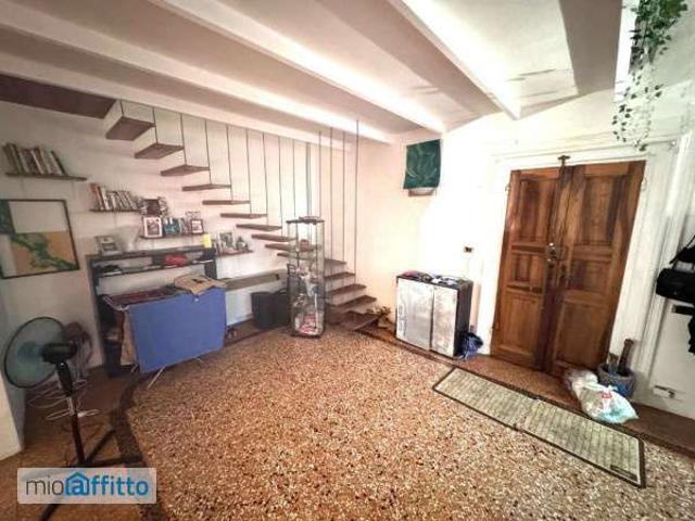 Appartamento in affitto a Santo Stefano, Bologna