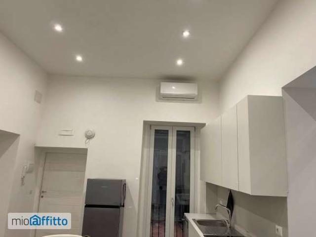 Appartamento in affitto a Municipalità 2, Mercato