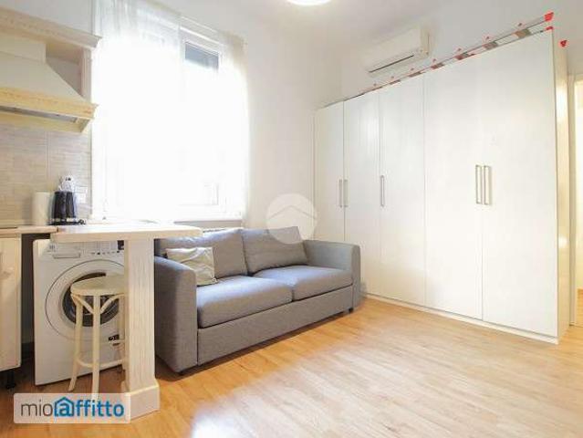 Villa Indipendente in affitto a Municipio 8 di Milano, Milano