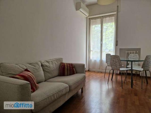 Villa Indipendente in affitto a Municipio 8 di Milano, Milano
