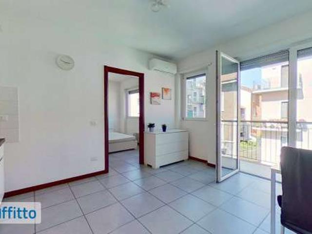 Villa Indipendente in affitto a Municipio 8 di Milano, Milano